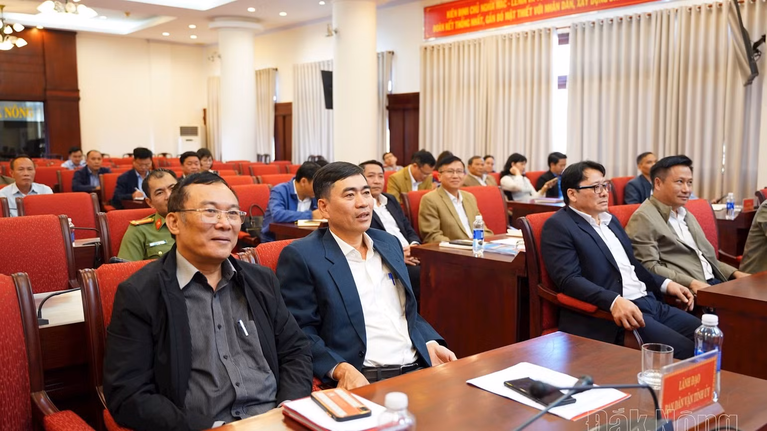 Các đại biểu dự hội nghị về công tác dân vận.