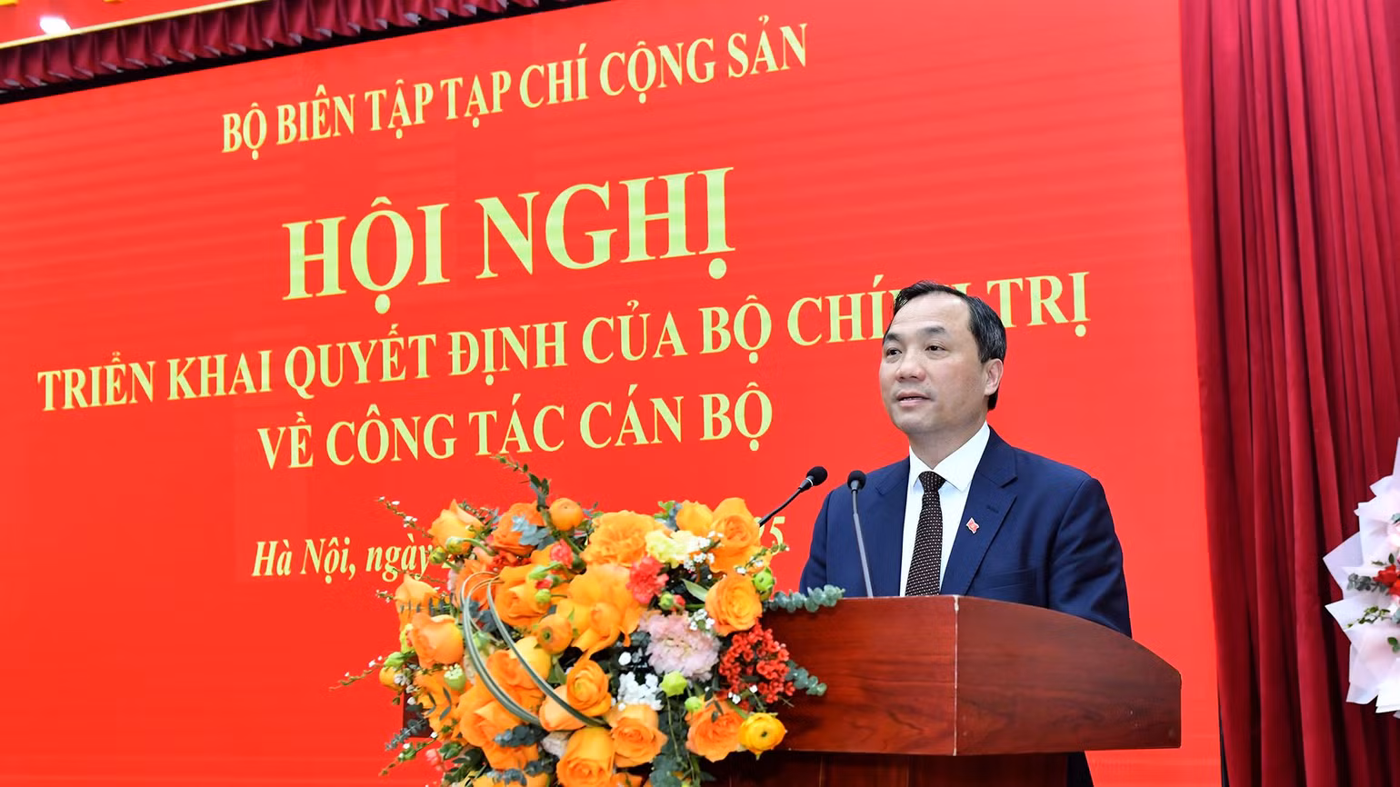 Đồng chí Hoàng Trung Dũng phát biểu nhận nhiệm vụ. (Ảnh: Đăng Khoa) Đồng chí Hoàng Trung Dũng phát biểu nhận nhiệm vụ. (Ảnh: Đăng Khoa)