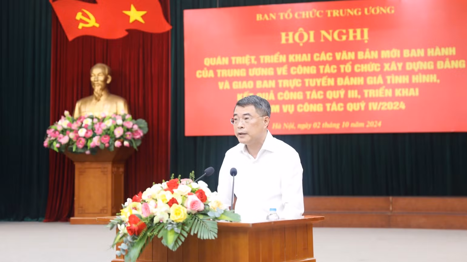 Ủy viên Bộ Chính trị, Bí thư Trung ương Đảng, Trưởng ban Tổ chức Trung ương Lê Minh Hưng kết luận hội nghị. Ủy viên Bộ Chính trị, Bí thư Trung ương Đảng, Trưởng ban Tổ chức Trung ương Lê Minh Hưng kết luận hội nghị.