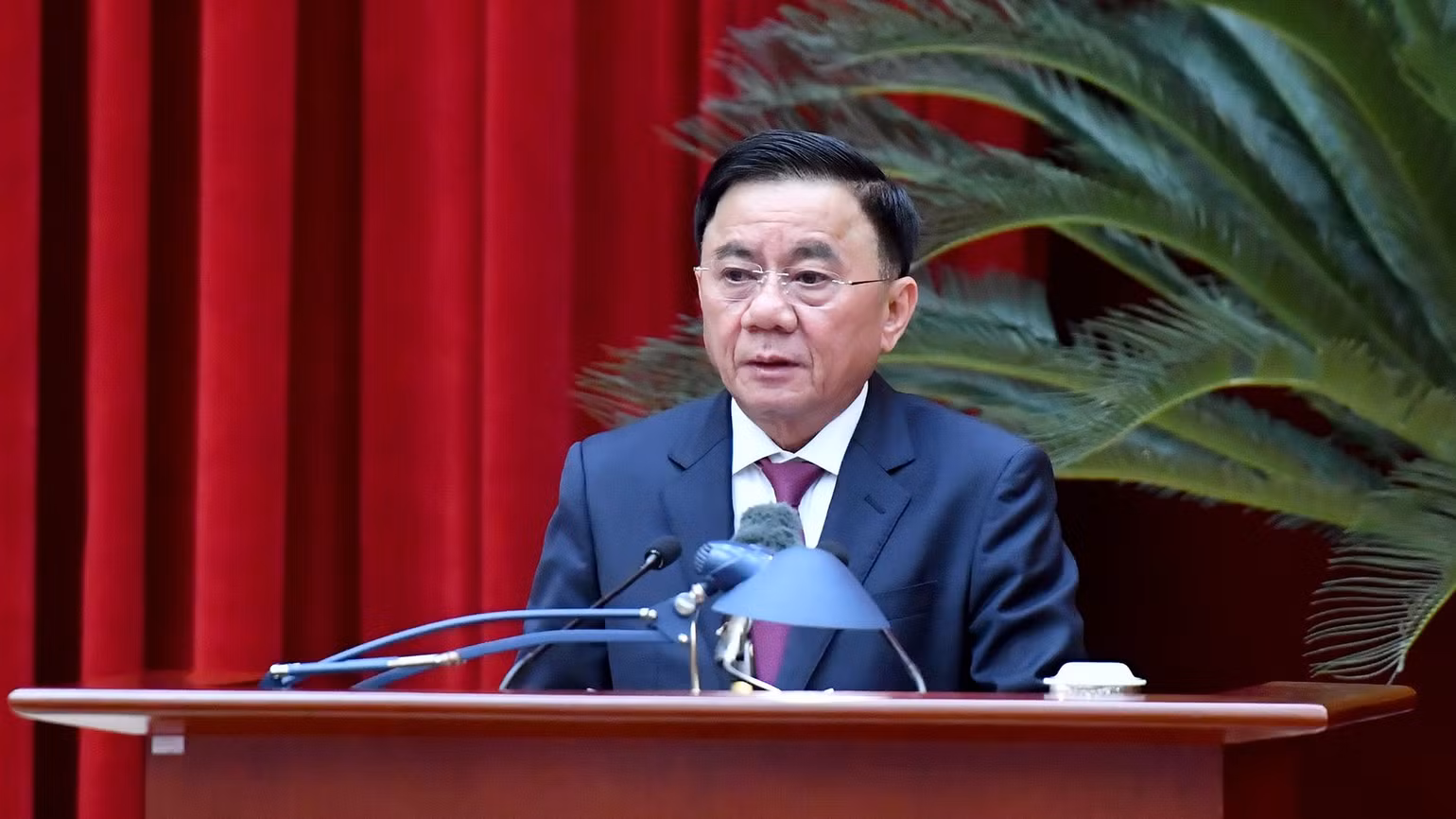 Đồng chí Trần Cẩm Tú, Ủy viên Bộ Chính trị, Thường trực Ban Bí thư, Chủ nhiệm Ủy ban Kiểm tra Trung ương phát biểu kết luận hội nghị. (Ảnh: Đăng Khoa)