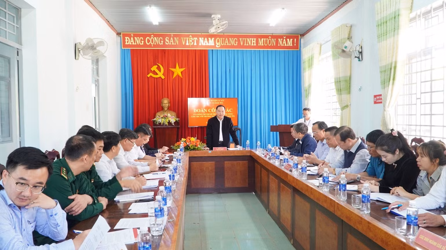 Lãnh đạo Tỉnh ủy chỉ đạo công tác chuẩn bị đại hội đảng bộ tại xã Đắk Wil. Lãnh đạo Tỉnh ủy chỉ đạo công tác chuẩn bị đại hội đảng bộ tại xã Đắk Wil.