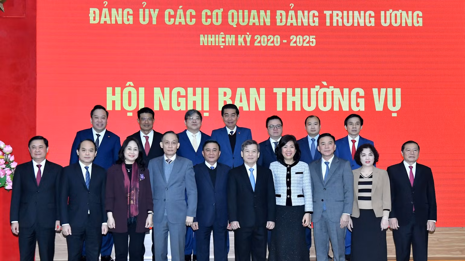 Ban Thường vụ gồm 17 đồng chí. (Ảnh: Đăng Khoa) Ban Thường vụ gồm 17 đồng chí. (Ảnh: Đăng Khoa)