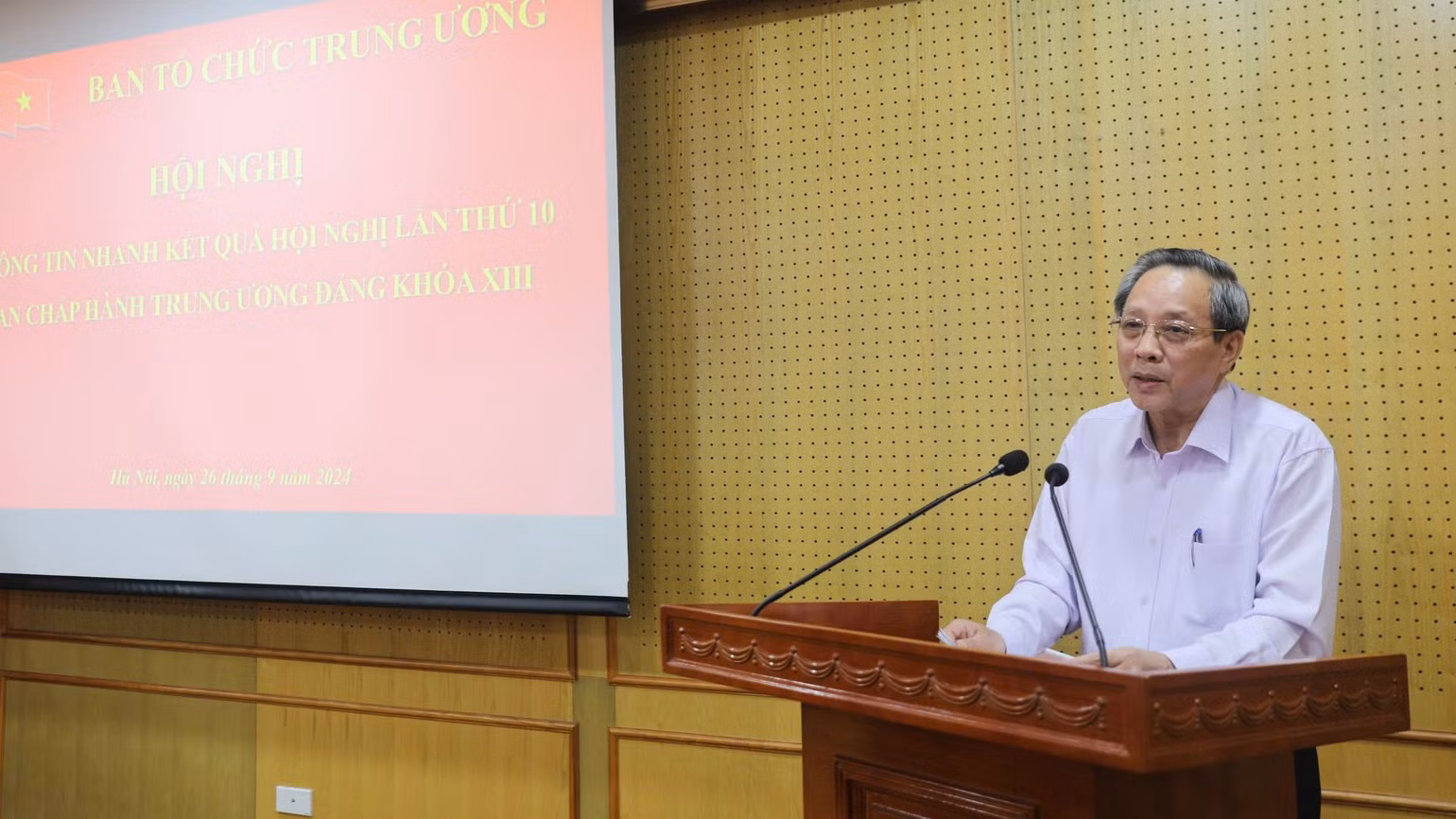 Đồng chí Hoàng Đăng Quang, Ủy viên Trung ương Đảng, Phó Trưởng ban Thường trực Ban Tổ chức Trung ương thông báo nhanh kết quả Hội nghị Trung ương 10 khóa XIII. Đồng chí Hoàng Đăng Quang, Ủy viên Trung ương Đảng, Phó Trưởng ban Thường trực Ban Tổ chức Trung ương thông báo nhanh kết quả Hội nghị Trung ương 10 khóa XIII.