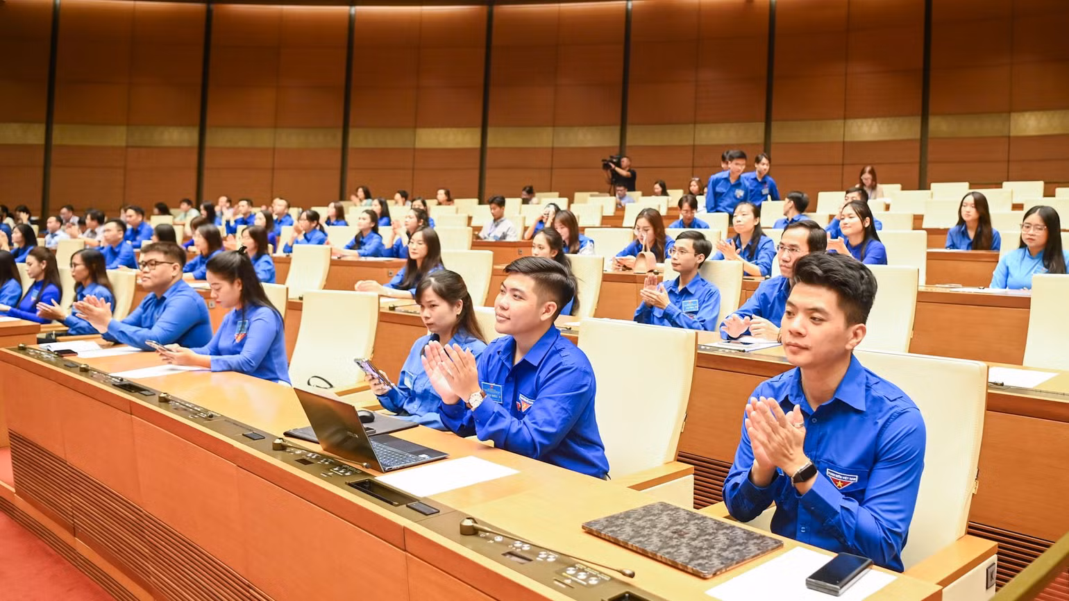 Đông đảo đoàn viên, thanh niên các cơ quan Trung ương dự hội thảo. (Ảnh: DUY LINH) Đông đảo đoàn viên, thanh niên các cơ quan Trung ương dự hội thảo. (Ảnh: DUY LINH)
