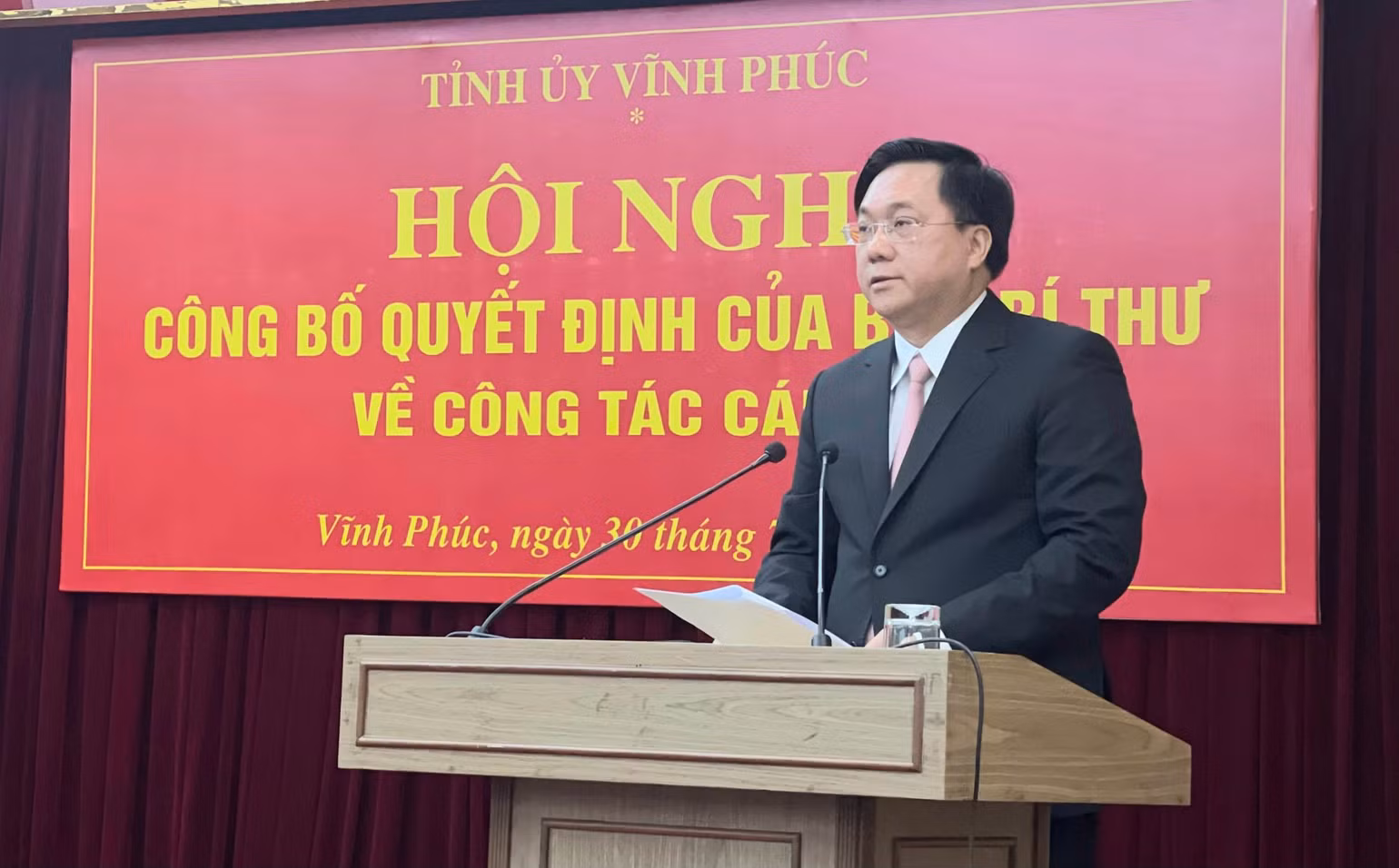 Đồng chí Trần Duy Đông phát biểu ý kiến tại hội nghị. Đồng chí Trần Duy Đông phát biểu ý kiến tại hội nghị.