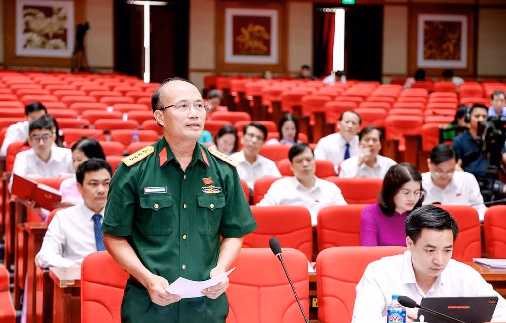 Đại biểu tham gia thảo luận. Đại biểu tham gia thảo luận.