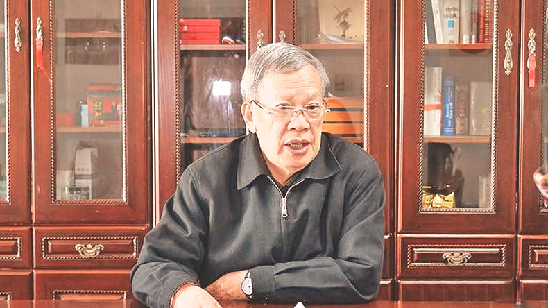Học giả Lăng Đức Quyền. Học giả Lăng Đức Quyền.