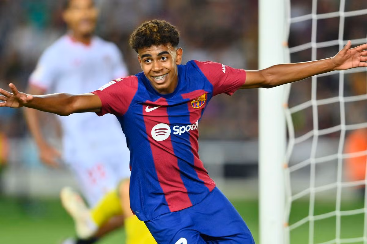 Lamine Yamal trở thành trụ cột của Barcelona ở tuổi 16. (Ảnh: Getty) Lamine Yamal trở thành trụ cột của Barcelona ở tuổi 16. (Ảnh: Getty)
