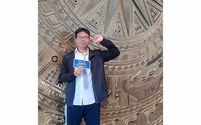 Hoàng Thành Long, học sinh lớp 12 Sử, Trường THPT Chuyên Hà Nội Amsterdam