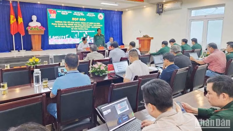 Đại tá Mai Kim Bình, Chính ủy Bộ Chỉ huy Quân sự tỉnh Quảng Nam thông tin các hoạt động nhân kỷ niệm 80 năm Ngày thành lập Quân đội nhân dân Việt Nam và 35 năm Ngày hội Quốc phòng toàn dân.
