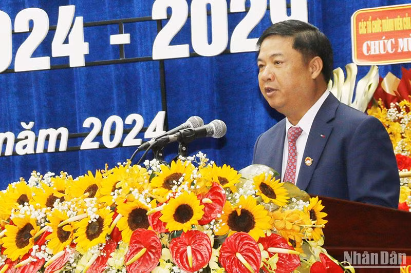 Bí thư Tỉnh ủy Quảng Nam Lương Nguyễn Minh Triết biểu dương, ghi nhận những đóng góp của Mặt trận Tổ quốc Việt Nam các cấp trong thời gian qua; đồng thời nêu lên những tồn tại, hạn chế cần khắc phục trong thời gian tới. Bí thư Tỉnh ủy Quảng Nam Lương Nguyễn Minh Triết biểu dương, ghi nhận những đóng góp của Mặt trận Tổ quốc Việt Nam các cấp trong thời gian qua; đồng thời nêu lên những tồn tại, hạn chế cần khắc phục trong thời gian tới.