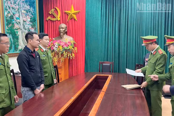 Cơ quan cảnh sát điều tra, Công an tỉnh Sơn La đã ra lệnh giữ khẩn cấp lái xe gây tai nạn trên tuyến Quốc lộ 6.
