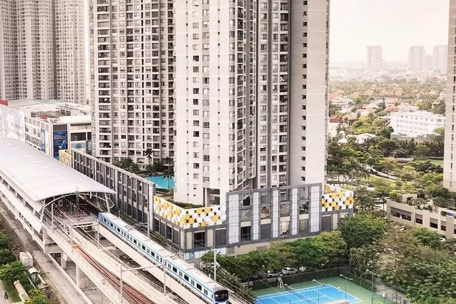 Mô hình TOD dọc theo các tuyến metro là giải pháp hữu hiệu giảm tình trạng ùn tắc giao thông, ô nhiễm môi trường và áp lực quá tải hạ tầng tại Thành phố Hồ Chí Minh (Ảnh THẾ ANH)