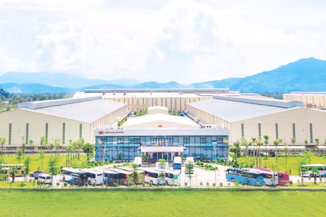 Nhà máy Sản xuất và Chế tạo động cơ ô-tô Kim Long Motor ở Huế mới được khánh thành.
