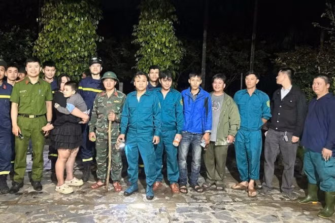 Lực lượng chức năng đã tìm thấy cháu bé lúc 1 giờ sáng ngày 30/3.