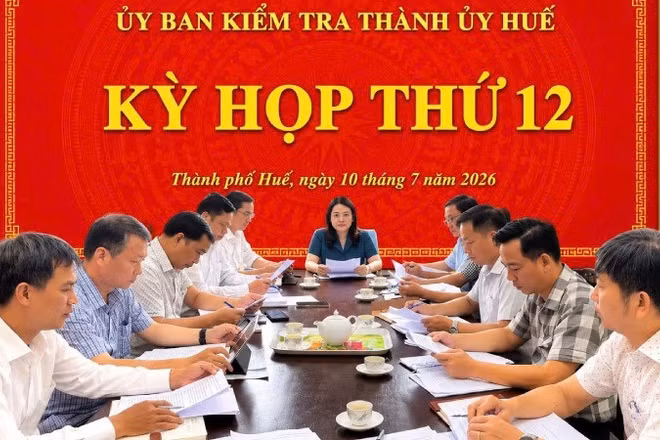 Tại Kỳ họp này, Ủy ban Kiểm tra Thành ủy Huế đã kỷ luật một tập thể và 5 đảng viên.