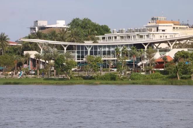 Chủ đầu tư công trình có sai phạm cho biết họ sẽ xử lý sự việc trên cơ sở tuân thủ pháp luật.