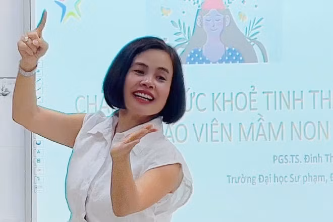 Phó Giáo sư, Tiến sĩ Đinh Thị Hồng Vân, Giảng viên khoa Tâm lý giáo dục, Trường đại học Sư phạm Huế.