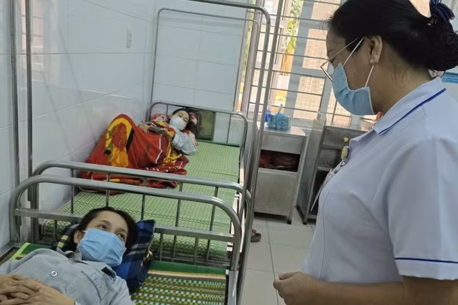Nạn nhân một vụ ngộ độc thực phẩm tại phường Hương Trà, thành phố Huế hồi tháng 11/2025.