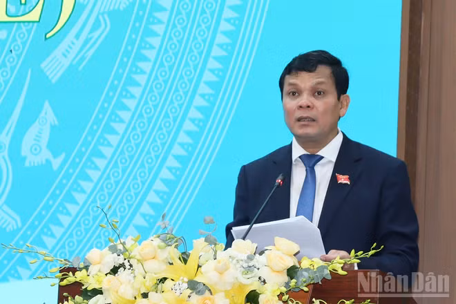 Phó Bí thư Tỉnh ủy, Chủ tịch Hội đồng nhân dân tỉnh Quảng Ngãi Nguyễn Đức Tuy phát biểu bế mạc kỳ họp.