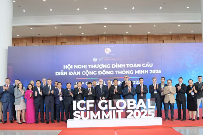 Các đại biểu dự Hội nghị thượng đỉnh toàn cầu Diễn đàn cộng đồng thông minh thế giới 2025.