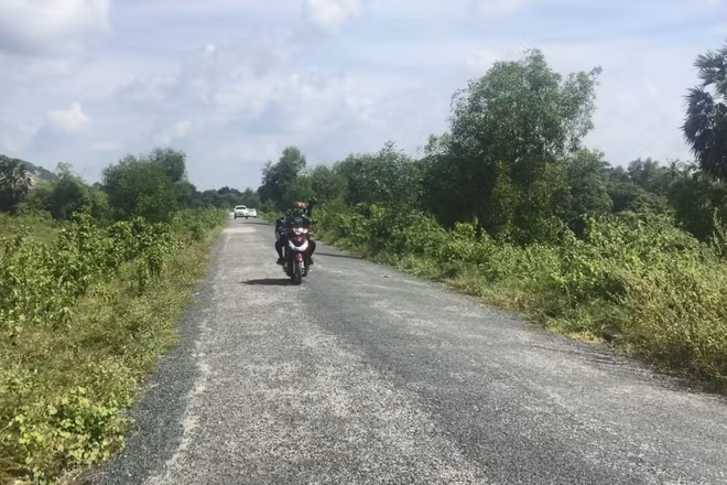 Đường nông thôn xã Ô Lâm được bê tông.