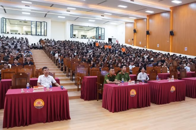 Nội dung nhằm giúp sinh viên nắm kiến thức pháp luật cơ bản, rèn kỹ năng phòng ngừa để tự bảo vệ trước các loại tội phạm.