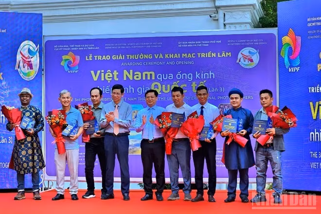 Ban tổ chức đã chọn trao giải đồng hạng cho 20 tác phẩm xuất sắc.