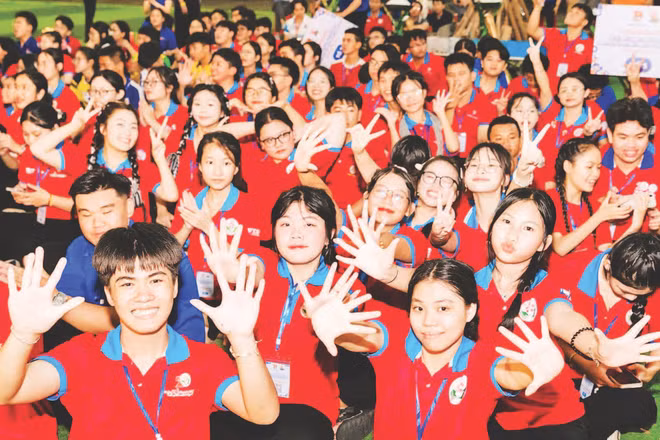 Đoàn viên, thanh niên tham gia hoạt động kỹ năng sống đầu năm học 2025-2026.