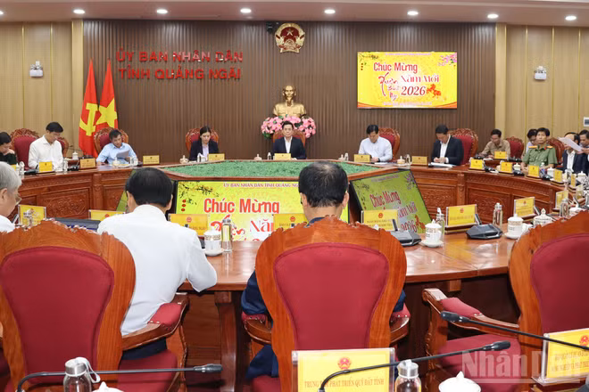 Quang cảnh cuộc họp.