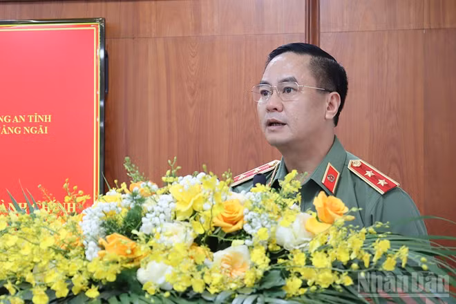Trung tướng Phạm Công Nguyên, Cục trưởng Cục Pháp chế và cải cách hành chính, tư pháp (Bộ Công an) phát biểu khai mạc hội thảo.