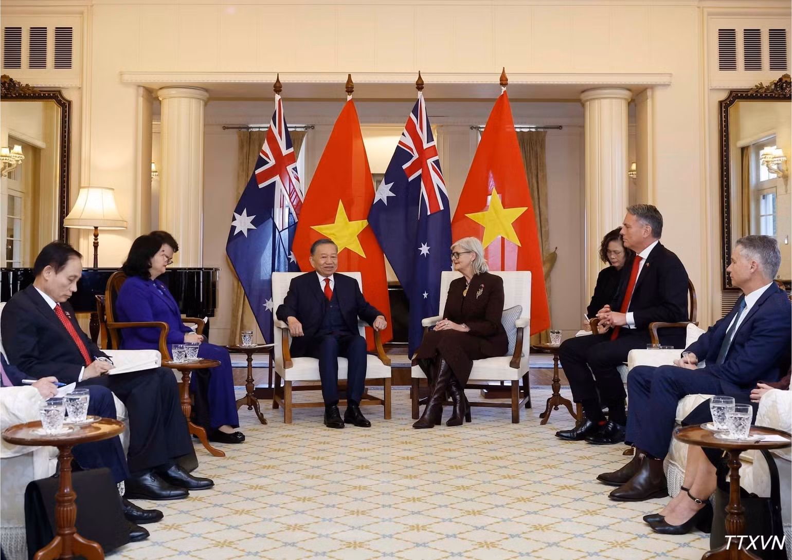 vna-potal-le-don-tong-bi-thu-chu-tich-nuoc-to-lam-tham-cap-nha-nuoc-toi-australia-8946485-3484.jpg