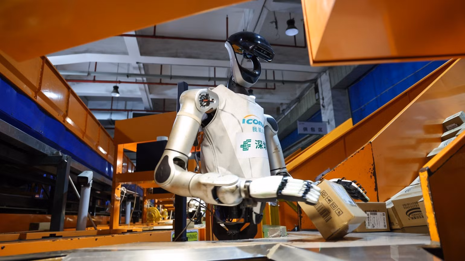 vna-potal-thanh-pho-tham-quyen-trung-quoc-day-manh-ung-dung-robot-hinh-nguoi-8946970-3790.jpg