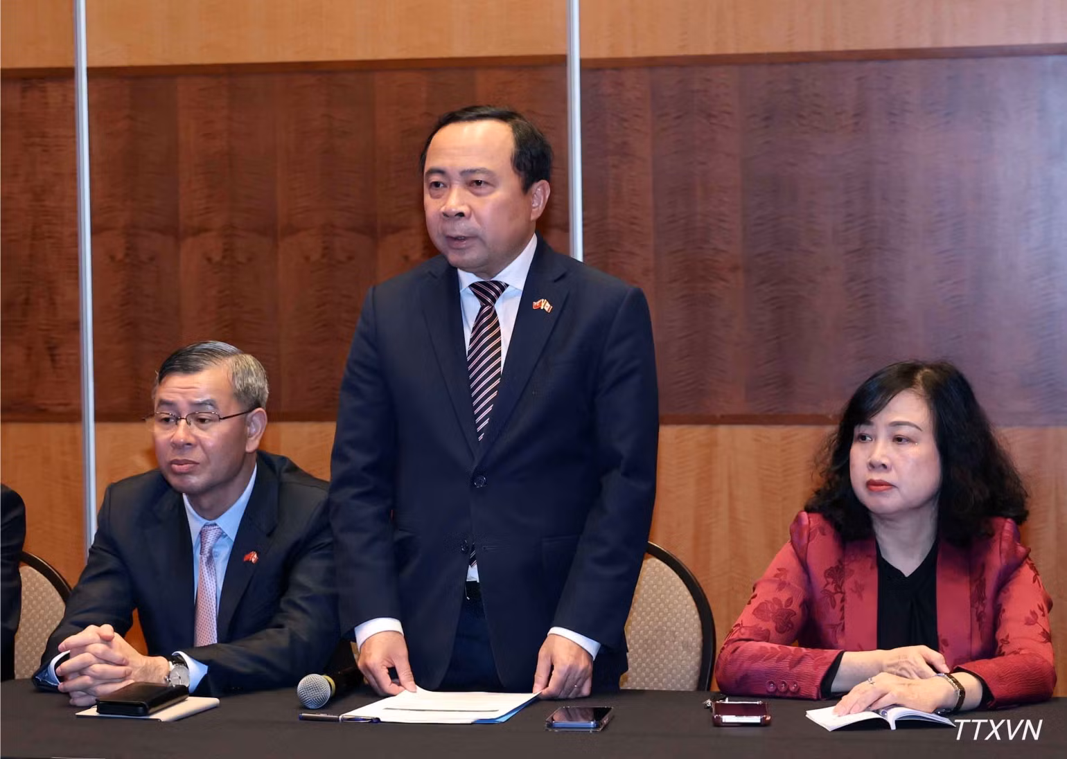 vna-potal-tong-bi-thu-chu-tich-nuoc-gap-dai-dien-mang-luoi-chuyen-gia-nha-khoa-hoc-viet-nam-tai-canada-460.jpg
