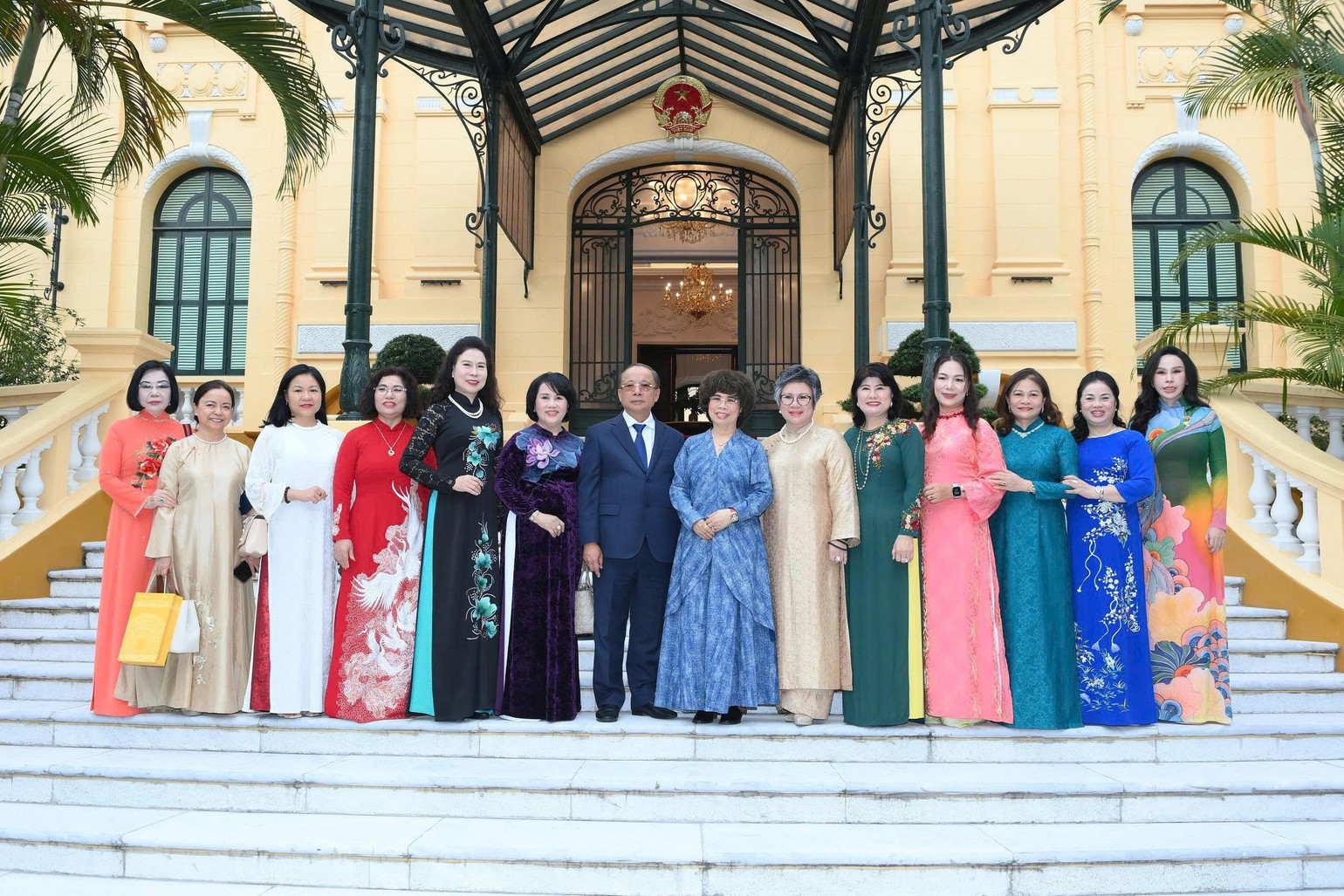 C&aacute;c nữ doanh nh&acirc;n tại cuộc gặp mặt đại diện doanh nghiệp ti&ecirc;u biểu nh&acirc;n Ng&agrave;y Doanh nh&acirc;n Việt Nam. (Ảnh: ĐĂNG KHOA)