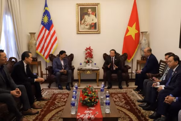 Phó Thủ tướng Chính phủ Trần Hồng Hà tiếp ông Richard Khor, Chủ tịch Phòng Thương mại Malaysia-Việt Nam (MVCC). (Ảnh: TTXVN) 