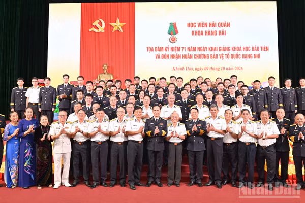 Các đại biểu dự chương trình. (Ảnh: CÔNG TỨ)