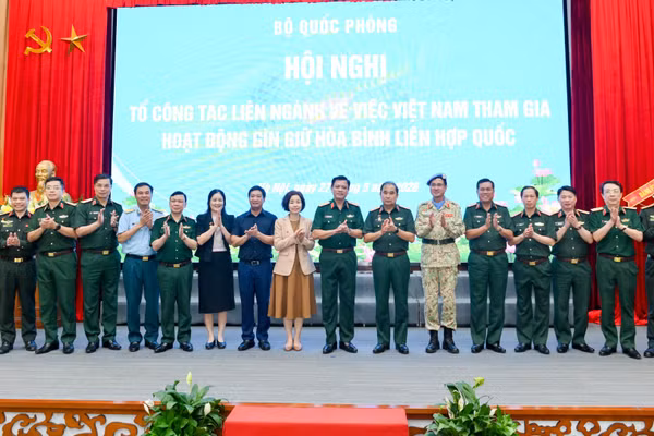 Các đại biểu tại hội nghị.
