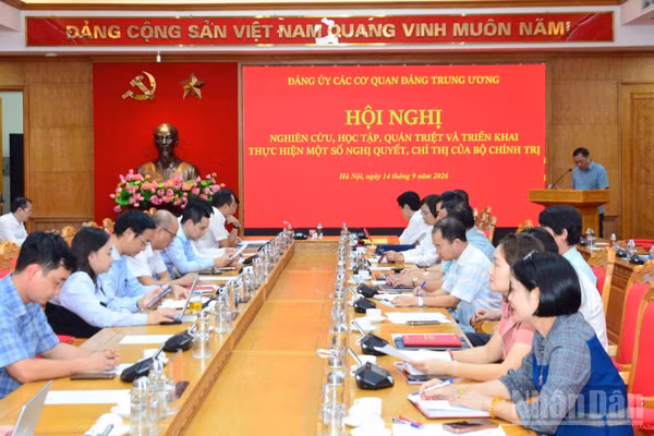 Hội nghị nghiên cứu, học tập, quán triệt và triển khai một số Nghị quyết, Chỉ thị của Bộ Chính trị tại điểm cầu chính Đảng ủy các cơ quan Đảng Trung ương. (Ảnh: PHẠM CƯỜNG)