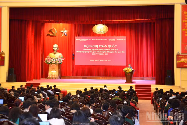 Quang cảnh hội nghị. (Ảnh: PHẠM CƯỜNG)