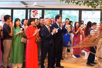 Các đại biểu tham dự buổi gặp mặt. 