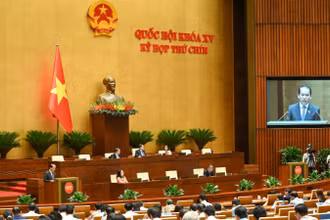 Quang cảnh phiên họp ở hội trường sáng 15/5. (Ảnh: BÙI GIANG)