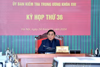 Đồng chí Trần Cẩm Tú, Ủy viên Bộ Chính trị, Bí thư Trung ương Đảng, Chủ nhiệm Ủy ban Kiểm tra Trung ương chủ trì Kỳ họp thứ 36 của Ủy ban Kiểm tra Trung ương. (Ảnh: ĐĂNG KHOA)