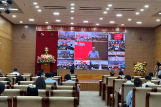 Hội nghị được kết nối trực tuyến tại điểm cầu Đảng ủy Khối các cơ quan Trung ương.