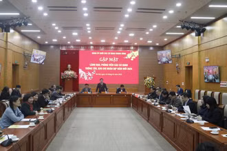 Các đại biểu dự buổi gặp mặt.