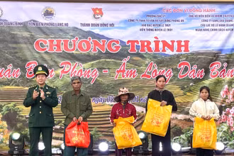 Chương trình “Xuân biên phòng- Ấm lòng dân bản” ở xã Lâm Thuỷ là chương trình mở đầu cho chuỗi hoạt động xuân biên phòng trên tuyến biên giới Quảng Bình.