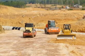 Thi công công trình đường bộ cao tốc bắc-nam phía đông đoạn qua tỉnh Quảng Bình.