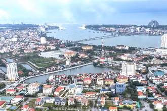 Thành phố Đồng Hới được sắp xếp thành 3 phường, trong đó có 1 phường mang tên thành phố.