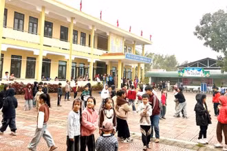 Học sinh điểm trường Tân Mỹ đã đến học tại trường chính của phường. (Ảnh: CH)