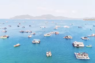  Nuôi cá lồng bè ở ấp Bãi Chướng, xã Hòn Nghệ, huyện Kiên Lương.